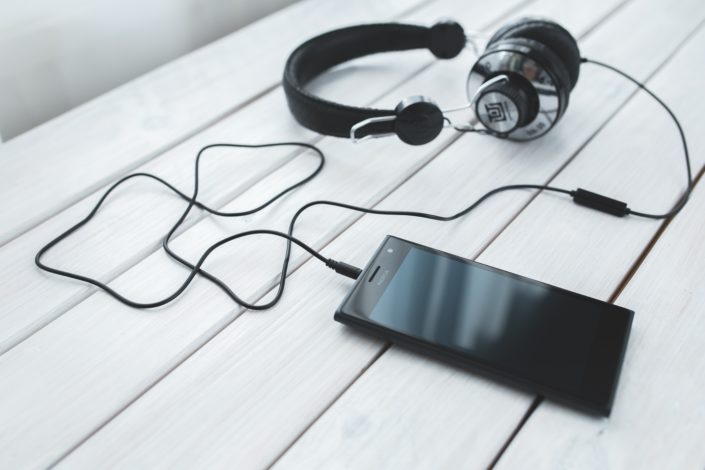 how to listen to podcasts how to listen to podcasts
